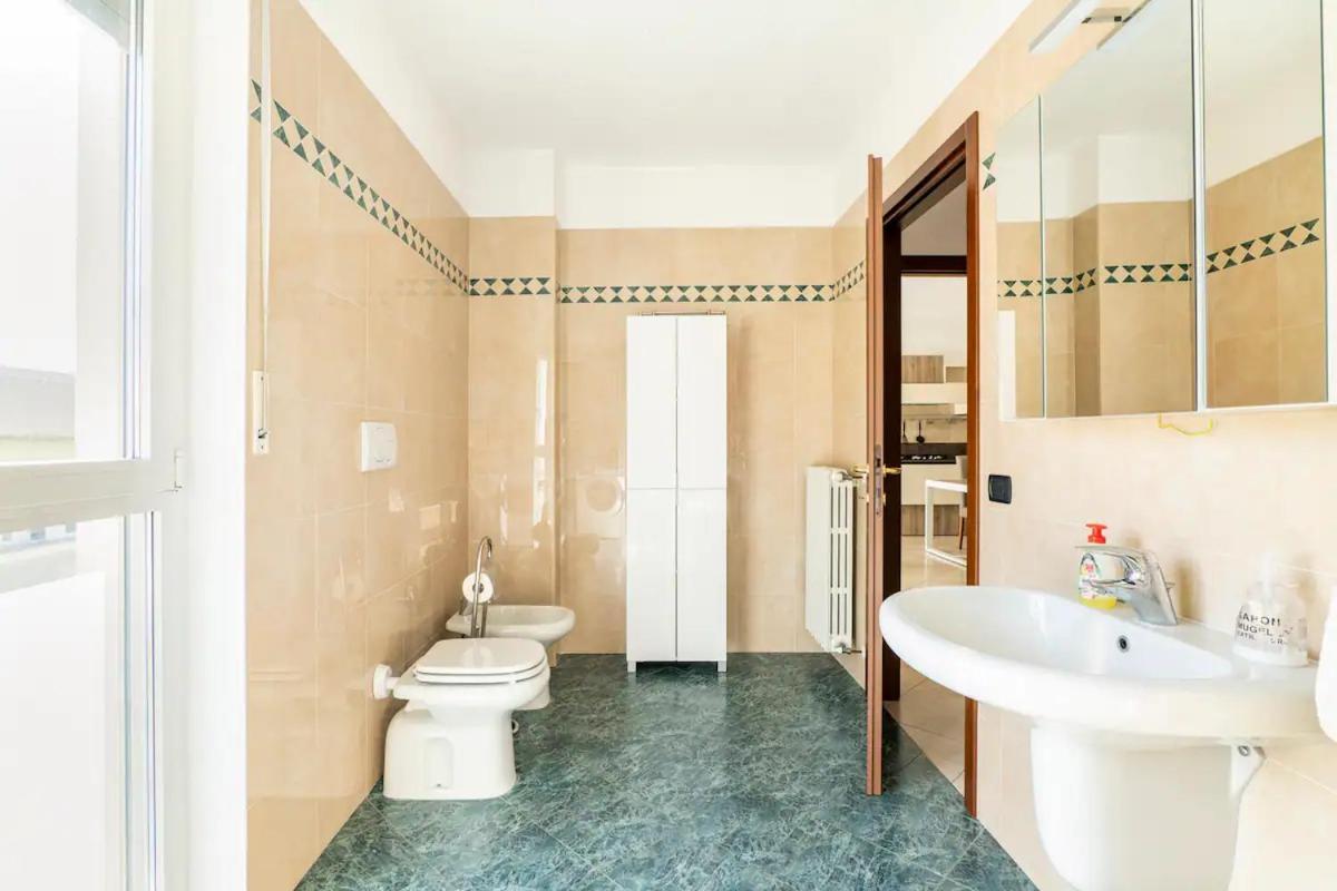 Elegante Bilocale, Zona Centro Lodi Apartment Bagian luar foto